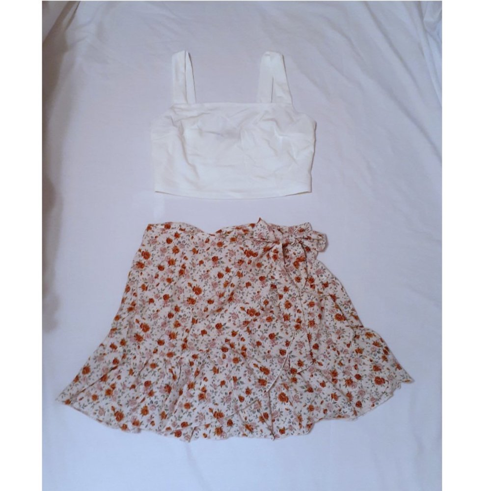 NWOT Ditsy floral wrap skirt w/ crop top shein - Picture 5 of 5